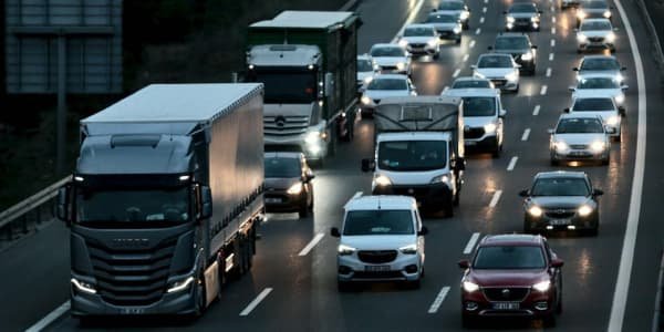 Tırlar ve Kamyonlar İçin Yol Yasağı Saatleri